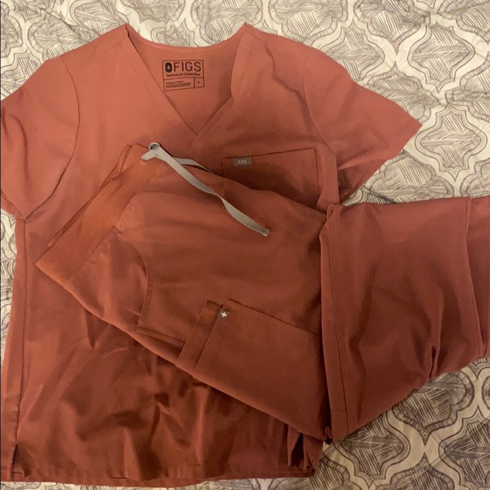 FIGS SCRUBS MAUVE L/T